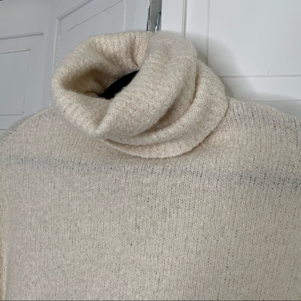 ❌SOLD❌ Ralph Lauren Collection Cashmere Silk Sweater - Picture 5 of 10